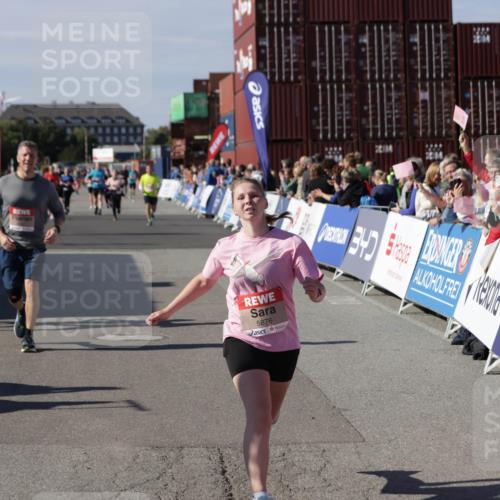 03.10.2025 - Köhlbrandbrückenlauf Jannik Wohlers http://msf.ph/oto/9115133 03.10.2025 13:32:35 Ziel 4966, 5226, 5255, 5286, 5357, 5442, 5876, 5891, 5892, 6141 meine-sportfotos.de