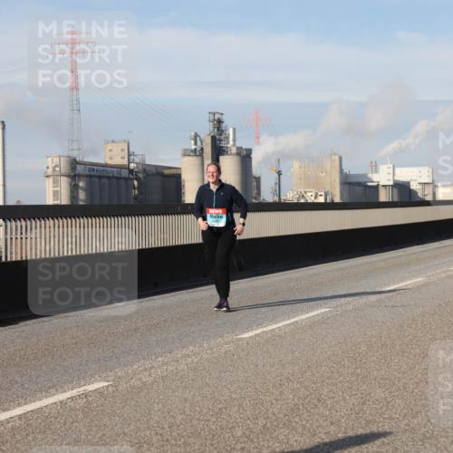 03.10.2025 - Köhlbrandbrückenlauf Lena Gebhardt http://msf.ph/oto/9115143 03.10.2025 10:17:57 Position 2  meine-sportfotos.de
