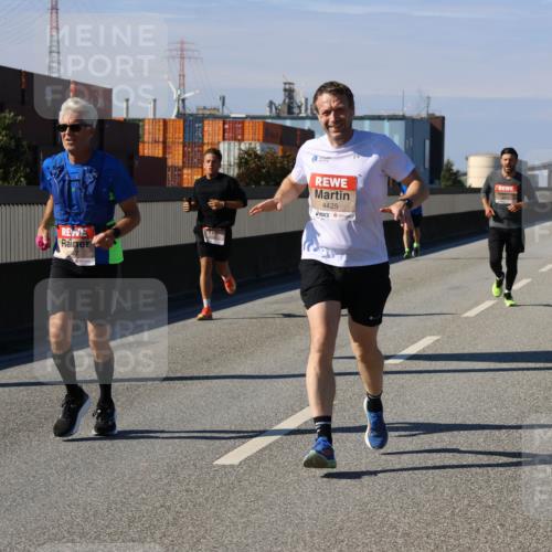 03.10.2025 - Köhlbrandbrückenlauf Strokosch-Dieckow http://msf.ph/oto/9115149 03.10.2025 12:47:38 Position 3 4425 meine-sportfotos.de