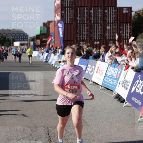03.10.2025 - Köhlbrandbrückenlauf Jannik Wohlers http://msf.ph/oto/9115153 03.10.2025 13:32:35 Ziel 4966, 5226, 5255, 5286, 5357, 5442, 5876, 5891, 5892, 6141 meine-sportfotos.de