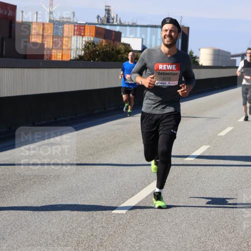 03.10.2025 - Köhlbrandbrückenlauf Strokosch-Dieckow http://msf.ph/oto/9115154 03.10.2025 12:47:41 Position 3 4172 meine-sportfotos.de