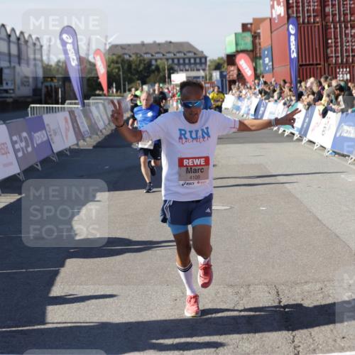 03.10.2025 - Köhlbrandbrückenlauf Jannik Wohlers http://msf.ph/oto/9115167 03.10.2025 13:02:12 Ziel 4109, 4130, 4281, 5617, 5697, 6032, 6461 meine-sportfotos.de