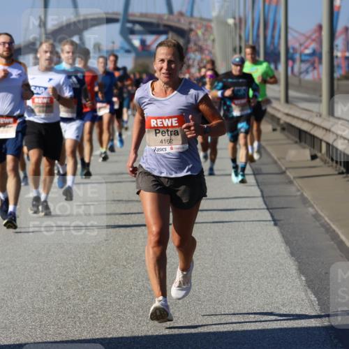 03.10.2025 - Köhlbrandbrückenlauf Strokosch-Dieckow http://msf.ph/oto/9115171 03.10.2025 12:47:45 Position 3 4162 meine-sportfotos.de