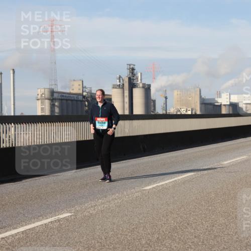 03.10.2025 - Köhlbrandbrückenlauf Lena Gebhardt http://msf.ph/oto/9115176 03.10.2025 10:17:57 Position 2 2428 meine-sportfotos.de