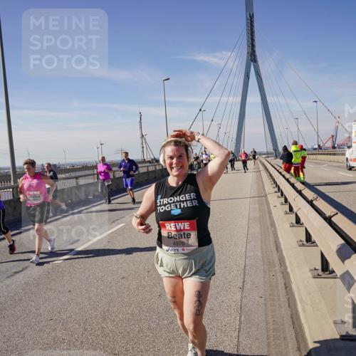 03.10.2025 - Köhlbrandbrückenlauf Michael Burmester http://msf.ph/oto/9115181 03.10.2025 12:56:39 Position 2 4976 meine-sportfotos.de