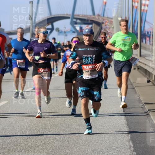 03.10.2025 - Köhlbrandbrückenlauf Strokosch-Dieckow http://msf.ph/oto/9115182 03.10.2025 12:47:50 Position 3 5011, 258, 6187 meine-sportfotos.de