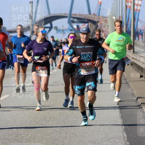 03.10.2025 - Köhlbrandbrückenlauf Strokosch-Dieckow http://msf.ph/oto/9115185 03.10.2025 12:47:50 Position 3 6187, 4258, 5011 meine-sportfotos.de