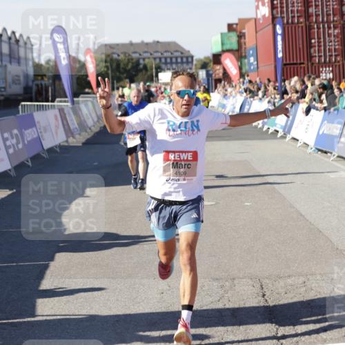 03.10.2025 - Köhlbrandbrückenlauf Jannik Wohlers http://msf.ph/oto/9115188 03.10.2025 13:02:13 Ziel 4109, 4130, 4281, 5617, 5697, 5845, 6032, 6461 meine-sportfotos.de