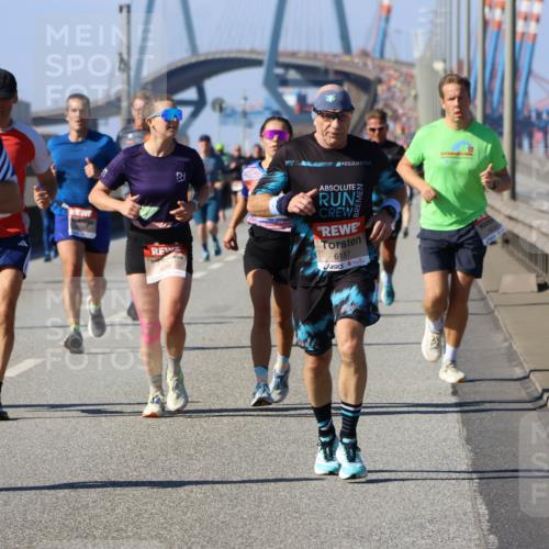 03.10.2025 - Köhlbrandbrückenlauf Strokosch-Dieckow http://msf.ph/oto/9115190 03.10.2025 12:47:50 Position 3 5011, 6187 meine-sportfotos.de
