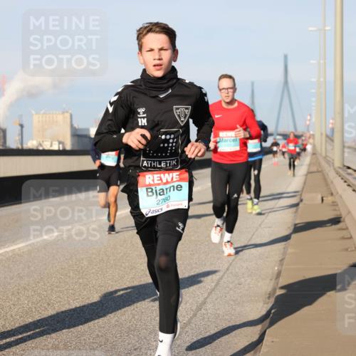 03.10.2025 - Köhlbrandbrückenlauf Lena Gebhardt http://msf.ph/oto/9115198 03.10.2025 09:43:28 Position 2 2760 meine-sportfotos.de