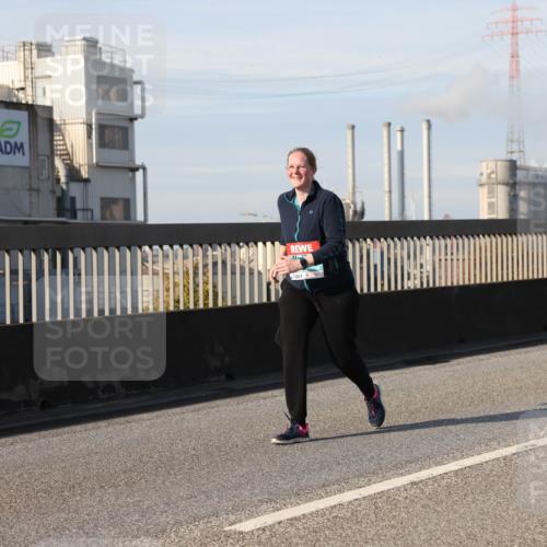 03.10.2025 - Köhlbrandbrückenlauf Lena Gebhardt http://msf.ph/oto/9115210 03.10.2025 10:18:00 Position 2 1 meine-sportfotos.de