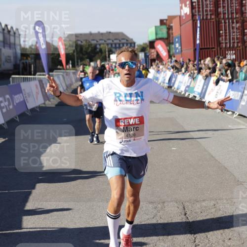 03.10.2025 - Köhlbrandbrückenlauf Jannik Wohlers http://msf.ph/oto/9115211 03.10.2025 13:02:13 Ziel 4109, 4130, 4281, 5617, 5697, 5845, 6032, 6461 meine-sportfotos.de