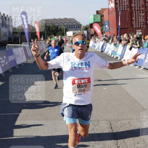 03.10.2025 - Köhlbrandbrückenlauf Jannik Wohlers http://msf.ph/oto/9115228 03.10.2025 13:02:13 Ziel 4109, 4130, 4281, 5617, 5697, 5845, 6032, 6461 meine-sportfotos.de