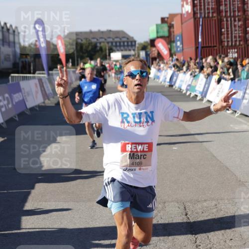 03.10.2025 - Köhlbrandbrückenlauf Jannik Wohlers http://msf.ph/oto/9115233 03.10.2025 13:02:13 Ziel 4109, 4130, 4281, 5617, 5697, 5845, 6032, 6461 meine-sportfotos.de
