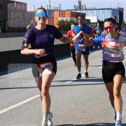 03.10.2025 - Köhlbrandbrückenlauf Strokosch-Dieckow http://msf.ph/oto/9115255 03.10.2025 12:47:57 Position 3 4130, 4206, 2 meine-sportfotos.de