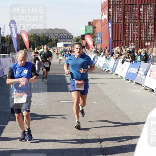 03.10.2025 - Köhlbrandbrückenlauf Jannik Wohlers http://msf.ph/oto/9115259 03.10.2025 13:02:15 Ziel 4109, 4130, 4281, 4492, 4946, 5617, 5697, 5845, 6032 meine-sportfotos.de
