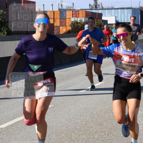 03.10.2025 - Köhlbrandbrückenlauf Strokosch-Dieckow http://msf.ph/oto/9115264 03.10.2025 12:47:57 Position 3 4258, 4, 4130, 4206 meine-sportfotos.de