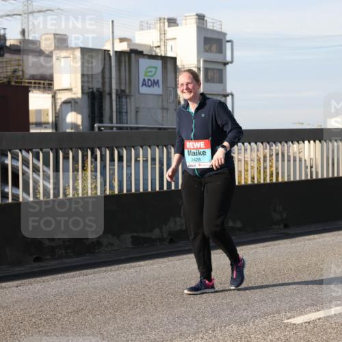 03.10.2025 - Köhlbrandbrückenlauf Lena Gebhardt http://msf.ph/oto/9115272 03.10.2025 10:18:01 Position 2 2428 meine-sportfotos.de