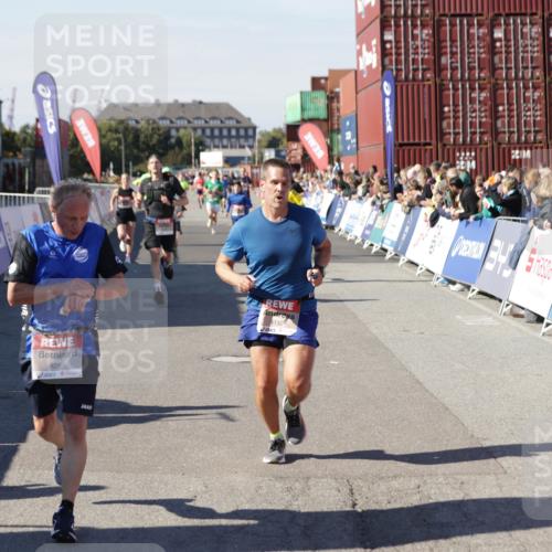 03.10.2025 - Köhlbrandbrückenlauf Jannik Wohlers http://msf.ph/oto/9115275 03.10.2025 13:02:15 Ziel 4109, 4130, 4281, 4492, 4946, 5617, 5697, 5845, 6032 meine-sportfotos.de