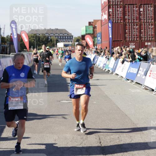 03.10.2025 - Köhlbrandbrückenlauf Jannik Wohlers http://msf.ph/oto/9115281 03.10.2025 13:02:15 Ziel 4109, 4130, 4281, 4492, 4946, 5617, 5697, 5845, 6032 meine-sportfotos.de