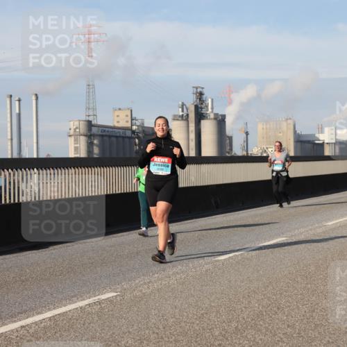 03.10.2025 - Köhlbrandbrückenlauf Lena Gebhardt http://msf.ph/oto/9115283 03.10.2025 10:18:08 Position 2 3098 meine-sportfotos.de