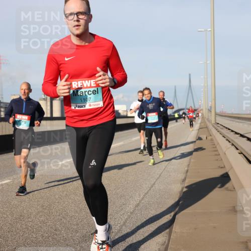03.10.2025 - Köhlbrandbrückenlauf Lena Gebhardt http://msf.ph/oto/9115286 03.10.2025 09:43:30 Position 2 1107, 50 meine-sportfotos.de