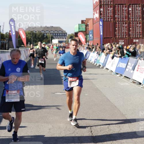 03.10.2025 - Köhlbrandbrückenlauf Jannik Wohlers http://msf.ph/oto/9115288 03.10.2025 13:02:15 Ziel 4109, 4130, 4281, 4492, 4946, 5617, 5697, 5845, 6032 meine-sportfotos.de
