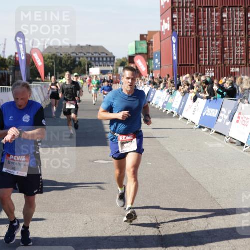 03.10.2025 - Köhlbrandbrückenlauf Jannik Wohlers http://msf.ph/oto/9115293 03.10.2025 13:02:15 Ziel 4109, 4130, 4281, 4492, 4946, 5617, 5697, 5845, 6032 meine-sportfotos.de