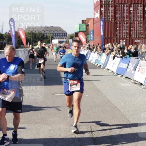 03.10.2025 - Köhlbrandbrückenlauf Jannik Wohlers http://msf.ph/oto/9115299 03.10.2025 13:02:15 Ziel 4109, 4130, 4281, 4492, 4946, 5617, 5697, 5845, 6032 meine-sportfotos.de