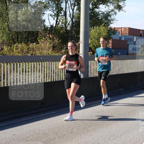 03.10.2025 - Köhlbrandbrückenlauf Strokosch-Dieckow http://msf.ph/oto/9115304 03.10.2025 12:48:06 Position 3 4492, 2025 meine-sportfotos.de