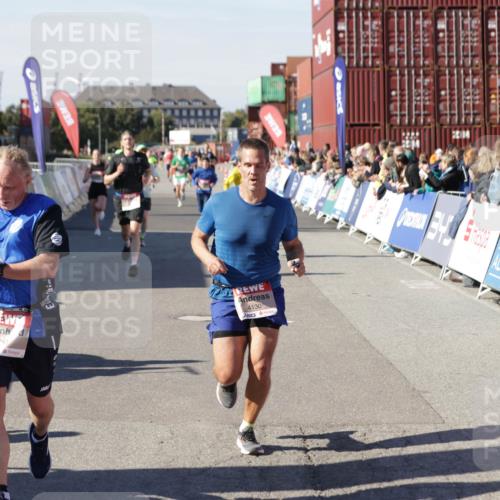03.10.2025 - Köhlbrandbrückenlauf Jannik Wohlers http://msf.ph/oto/9115310 03.10.2025 13:02:16 Ziel 4109, 4130, 4281, 4492, 4946, 5617, 5697, 5747, 5845, 6032 meine-sportfotos.de