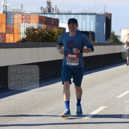 03.10.2025 - Köhlbrandbrückenlauf Strokosch-Dieckow http://msf.ph/oto/9115312 03.10.2025 12:48:08 Position 3 4271 meine-sportfotos.de