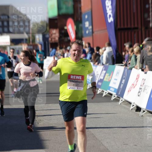 03.10.2025 - Köhlbrandbrückenlauf Jannik Wohlers http://msf.ph/oto/9115314 03.10.2025 13:32:45 Ziel 5133, 5226, 5255, 5442, 5446, 5477, 5478, 6147, 6148, 6360, 6513 meine-sportfotos.de