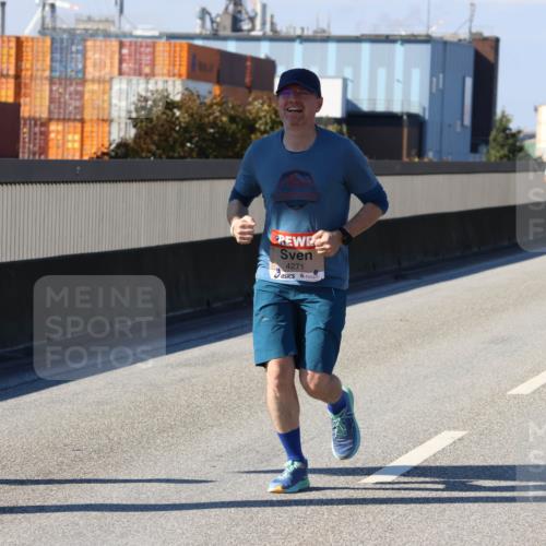 03.10.2025 - Köhlbrandbrückenlauf Strokosch-Dieckow http://msf.ph/oto/9115322 03.10.2025 12:48:09 Position 3 4271 meine-sportfotos.de
