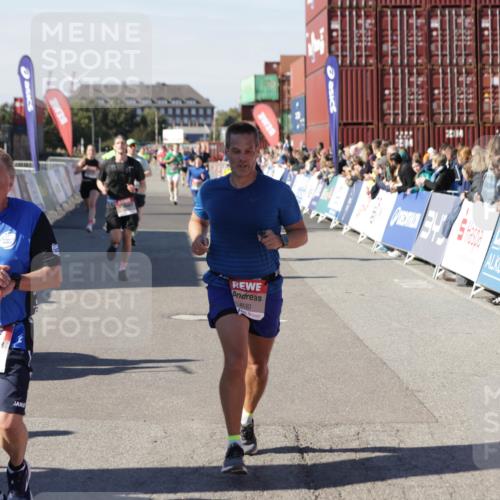 03.10.2025 - Köhlbrandbrückenlauf Jannik Wohlers http://msf.ph/oto/9115326 03.10.2025 13:02:16 Ziel 4109, 4130, 4281, 4492, 4946, 5617, 5697, 5747, 5845, 6032 meine-sportfotos.de