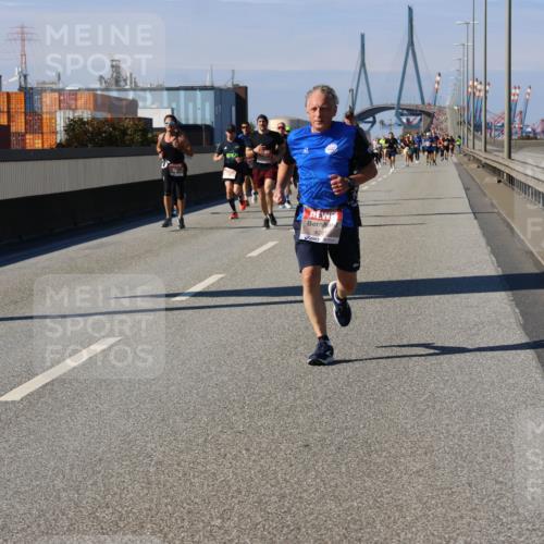 03.10.2025 - Köhlbrandbrückenlauf Strokosch-Dieckow http://msf.ph/oto/9115332 03.10.2025 12:48:15 Position 3 428 meine-sportfotos.de