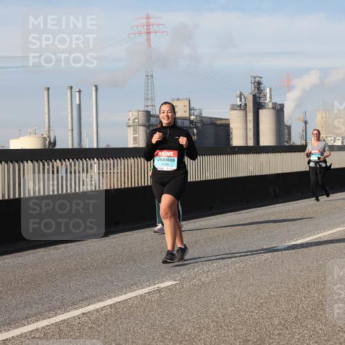 03.10.2025 - Köhlbrandbrückenlauf Lena Gebhardt http://msf.ph/oto/9115334 03.10.2025 10:18:09 Position 2 3098 meine-sportfotos.de