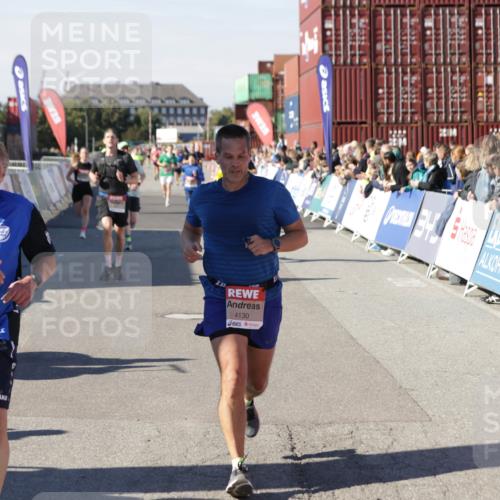 03.10.2025 - Köhlbrandbrückenlauf Jannik Wohlers http://msf.ph/oto/9115337 03.10.2025 13:02:16 Ziel 4109, 4130, 4281, 4492, 4946, 5617, 5697, 5747, 5845, 6032 meine-sportfotos.de
