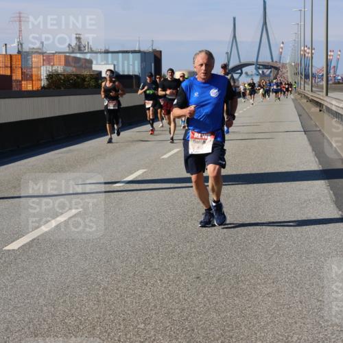 03.10.2025 - Köhlbrandbrückenlauf Strokosch-Dieckow http://msf.ph/oto/9115342 03.10.2025 12:48:15 Position 3 42 meine-sportfotos.de