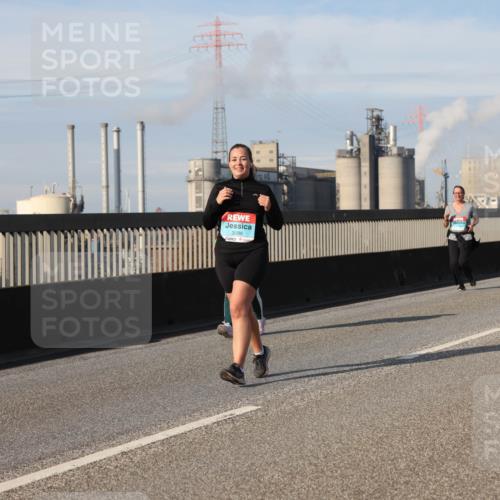 03.10.2025 - Köhlbrandbrückenlauf Lena Gebhardt http://msf.ph/oto/9115343 03.10.2025 10:18:09 Position 2 3098, 9 meine-sportfotos.de