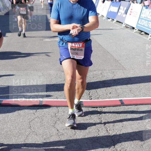 03.10.2025 - Köhlbrandbrückenlauf Jannik Wohlers http://msf.ph/oto/9115346 03.10.2025 13:02:16 Ziel 4109, 4130, 4281, 4492, 4946, 5617, 5697, 5747, 5845, 6032 meine-sportfotos.de