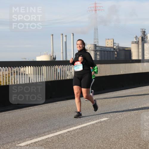 03.10.2025 - Köhlbrandbrückenlauf Lena Gebhardt http://msf.ph/oto/9115353 03.10.2025 10:18:10 Position 2 3098 meine-sportfotos.de