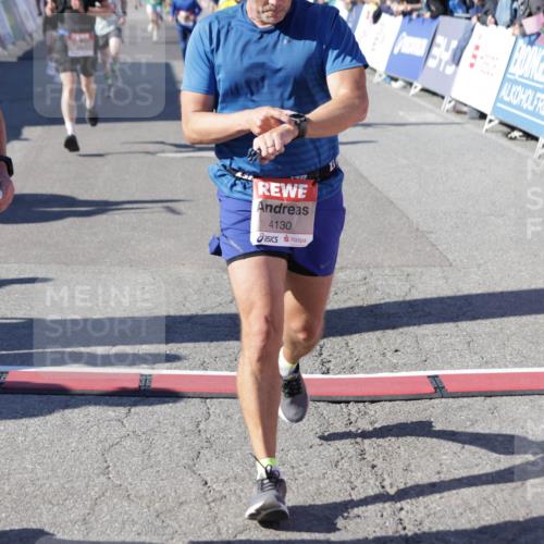 03.10.2025 - Köhlbrandbrückenlauf Jannik Wohlers http://msf.ph/oto/9115358 03.10.2025 13:02:17 Ziel 4109, 4130, 4281, 4492, 4946, 5617, 5697, 5747, 5845, 6492 meine-sportfotos.de