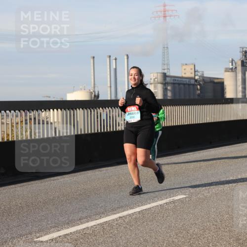 03.10.2025 - Köhlbrandbrückenlauf Lena Gebhardt http://msf.ph/oto/9115362 03.10.2025 10:18:10 Position 2 3098 meine-sportfotos.de