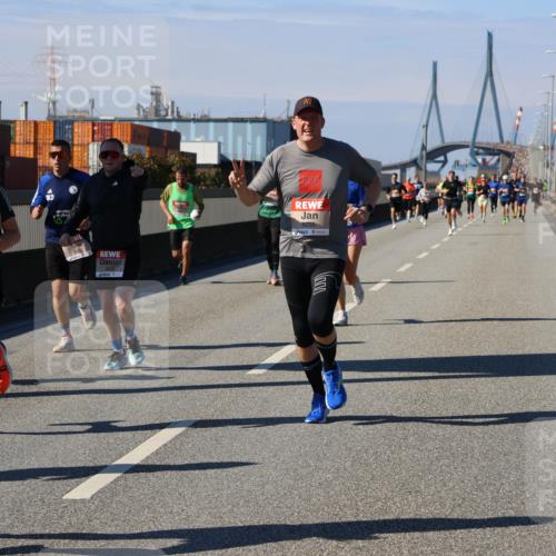03.10.2025 - Köhlbrandbrückenlauf Strokosch-Dieckow http://msf.ph/oto/9115363 03.10.2025 12:48:21 Position 3 5810, 7, 6255 meine-sportfotos.de
