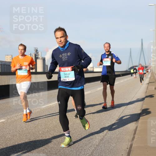 03.10.2025 - Köhlbrandbrückenlauf Lena Gebhardt http://msf.ph/oto/9115365 03.10.2025 09:43:31 Position 2 1423, 50, 3836 meine-sportfotos.de