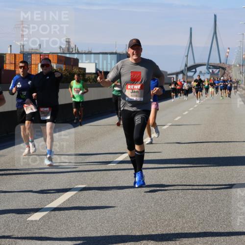03.10.2025 - Köhlbrandbrückenlauf Strokosch-Dieckow http://msf.ph/oto/9115367 03.10.2025 12:48:21 Position 3 810, 6255 meine-sportfotos.de