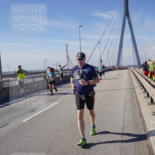 03.10.2025 - Köhlbrandbrückenlauf Michael Burmester http://msf.ph/oto/9115369 03.10.2025 12:56:52 Position 2  meine-sportfotos.de