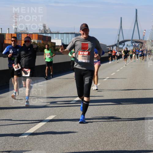 03.10.2025 - Köhlbrandbrückenlauf Strokosch-Dieckow http://msf.ph/oto/9115375 03.10.2025 12:48:21 Position 3 6461, 6255 meine-sportfotos.de