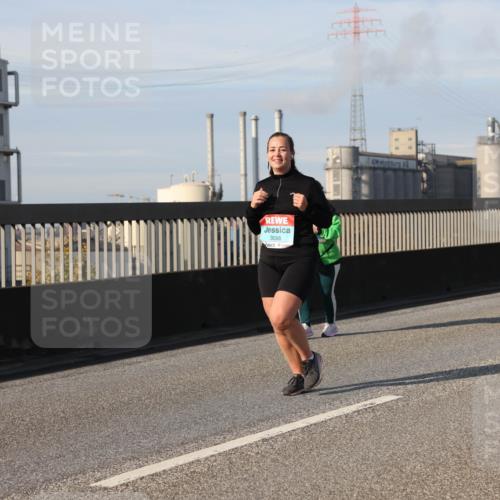03.10.2025 - Köhlbrandbrückenlauf Lena Gebhardt http://msf.ph/oto/9115377 03.10.2025 10:18:10 Position 2 3098 meine-sportfotos.de